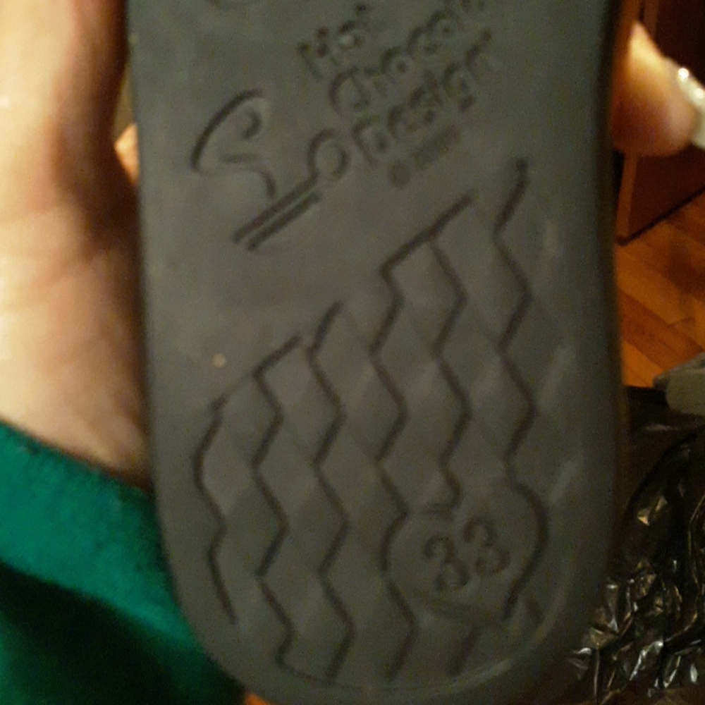 Shoes - Picture 6 of 7